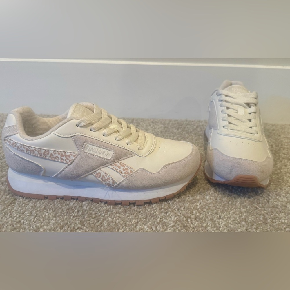 EUC Women’s REEBOK Leather Harman Double Shoes; sz 8. (White/Beige)